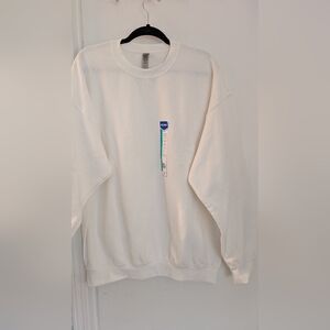NWT Gildan Unisex Classic White Crew Neck Sweatshirt